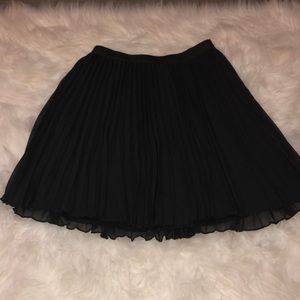 Hollister XS Black Pleated Skirt